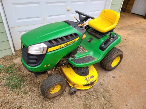 John Deere D110 riding mower