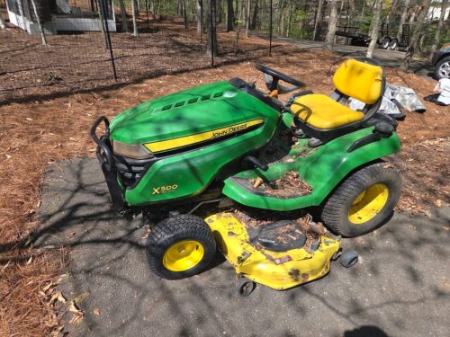 John Deere X500 riding lawn mower